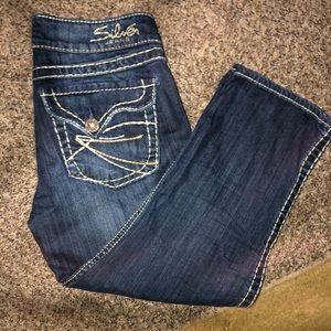 Silver brand capris Size 28 like new condition!